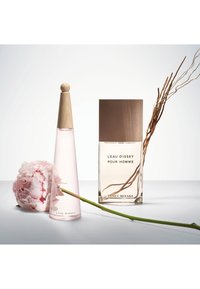 Issey Miyake EAU&VÉTIVER EAU DE TOILETTE INTENSE SPRAY - Eau de Toilette