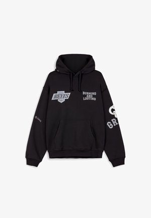 Zwarte hoodie van een katoenmix, met een voorzijde kangoeroezak en grafische prints met de tekst "REYES" en "BURNING AND LOOTING."