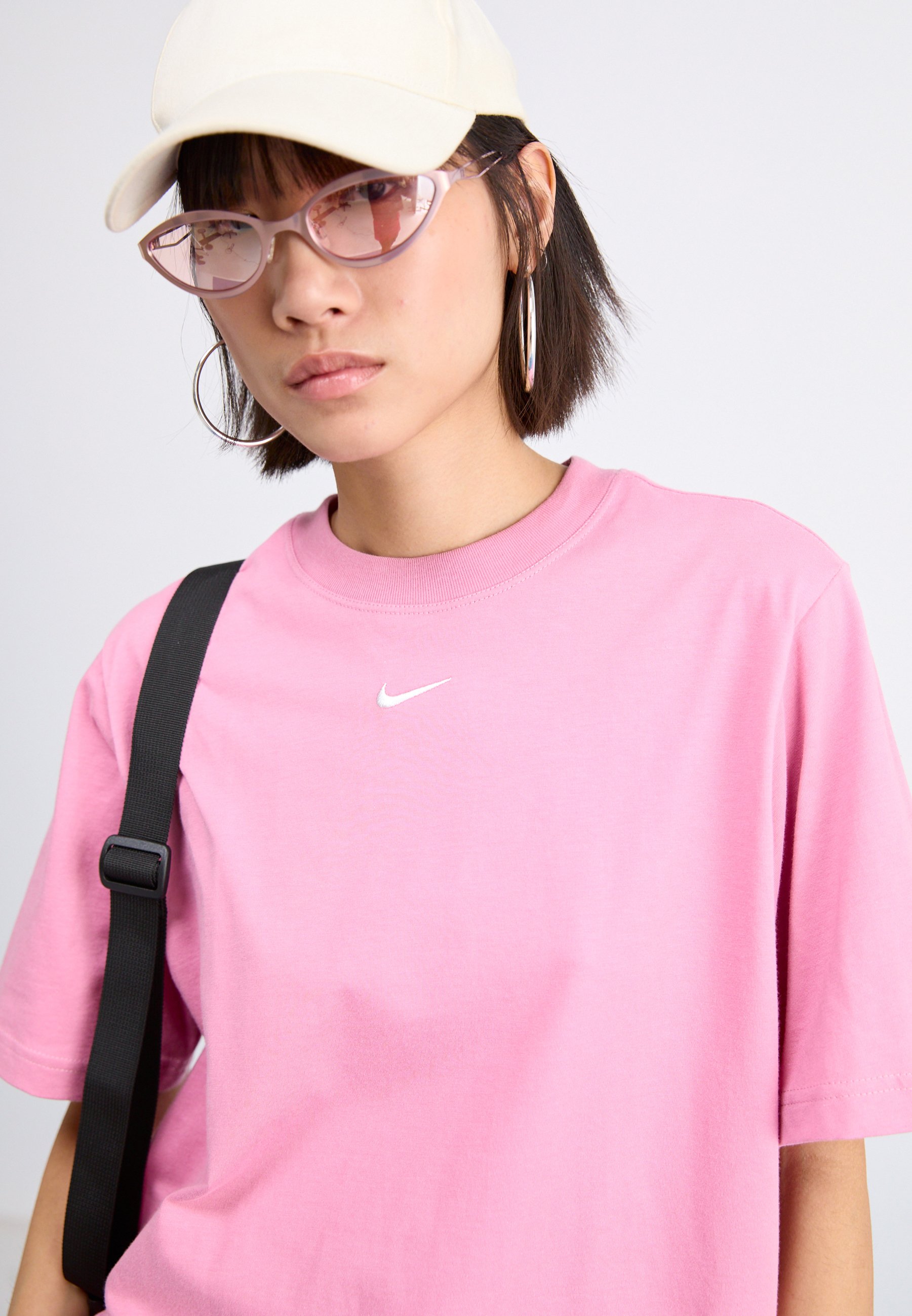 売れ筋商品|||ナイキ Tシャツ レディース トップス TEE - Basic T-shirt - elemental pink Nike Sportswear CLUB TEE - Basic T-shirt - pinksicle/white