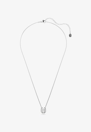 Collier en argent avec une chaîne délicate et un pendentif en forme de fer à cheval, ornée d'une pierre ronde centrale et de petites pierres d'accent.