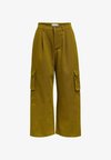 Cargo trousers - fir green
