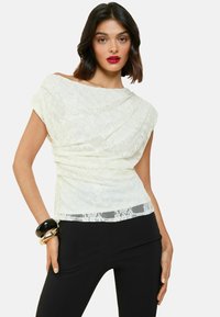 REGULAR FIT OFF THE SHOULDER  - Pusero - cream lace