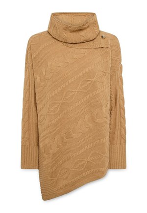 Camelkleurige gebreide trui met kabelmotieven, lange mouwen, asymmetrische zoom, brede opgevouwen col en een knoopdetail op de schouder.