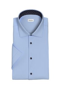 Camicia azzurra chiaro realizzata in tessuto testurizzato, con colletto classico, chiusura con bottoni e una fodera interna scura a fantasia.