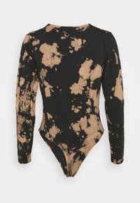Långärmad svart bodysuit med ett tie-dye-mönster i brunt. Har en rund halsringning och en tryckknapp på botten. Mjuk, elastisk tyg.