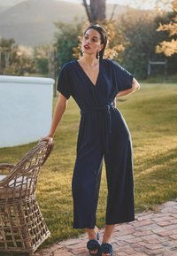 Next PLISSE SHORT SLEEVE - REGULAR FI - Kezeslábas - navy blue