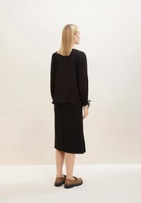 TOM TAILOR Blusa Donna Con Fantasia Floreale, Scollo A V E Volant