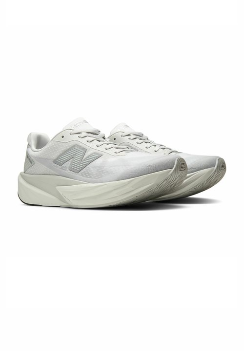 New Balance FuelCell Rebel v5 Wide Grey Matter/ Silver Metallic — photo 4