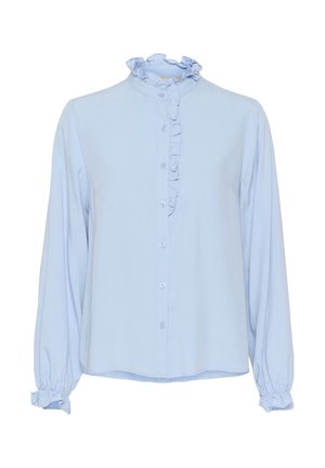 Blouse bleu clair à manches longues avec boutonnière devant, col montant à volants et détail volanté le long de la ligne des boutons et des poignets.