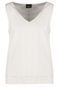 Blouse blanche sans manches avec col en V et ourlet légèrement superposé, avec une étiquette noire de la marque VILA à l'intérieur du col.