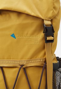 Klättermusen DELLING BACKPACK 25L - Rucksack - amber gold
