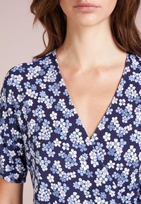 MICHAEL Michael Kors Žerzejové šaty - dark blue