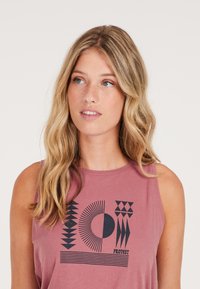 Protest PRTEVAN - Top - deco pink