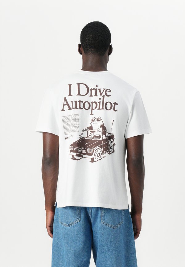 OPEN TO CRITICISM TEE - Print T-shirt