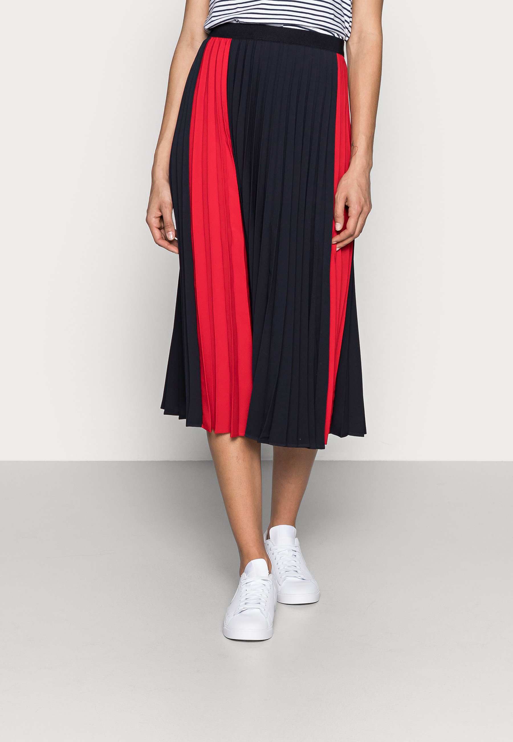 tommy pleated skirt