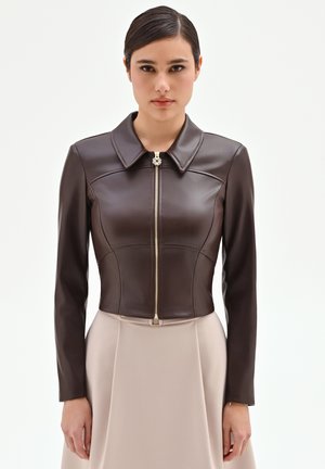 CON COLLETTO - Veste en similicuir - chocolate