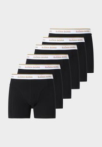 Έξι ζευγάρια μαύρα αντρικά εσώρουχα boxer με λευκές ζώνες στη μέση, κάθε ζώνη έχει το κείμενο "BJÖRN BORG" σε πολύχρωμα γράμματα.