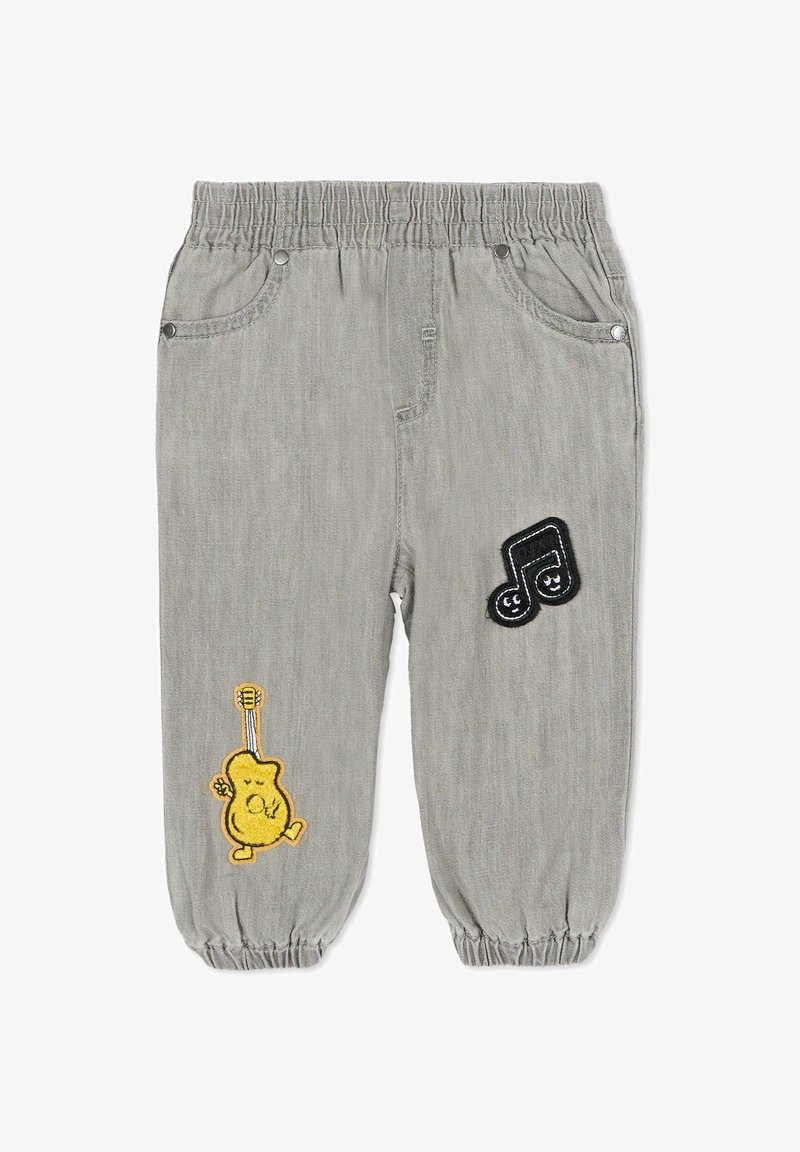 Pantalon pour tout-petit à taille élastique gris clair avec ourlets froncés, orné de patchs guitare jaune et notes de musique noires sur les jambes.
