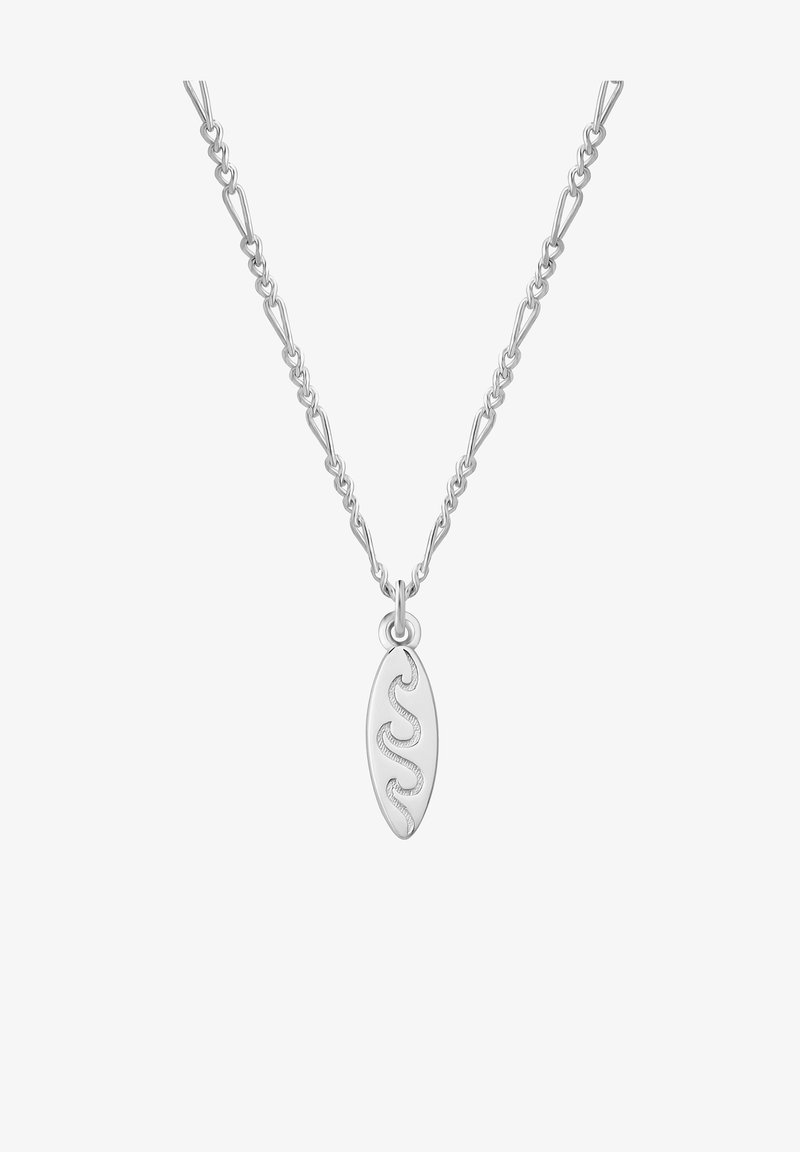 Ezüst nyaklánc, csavart lánccal és ovális medállal, amelyen textúrált örvénylő minta található. Simára polírozott, finom fényű.