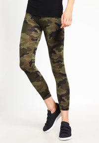 Urban Classics - LADIES CAMO LEGGINGS - Leggings - wood Immagine in miniatura 1