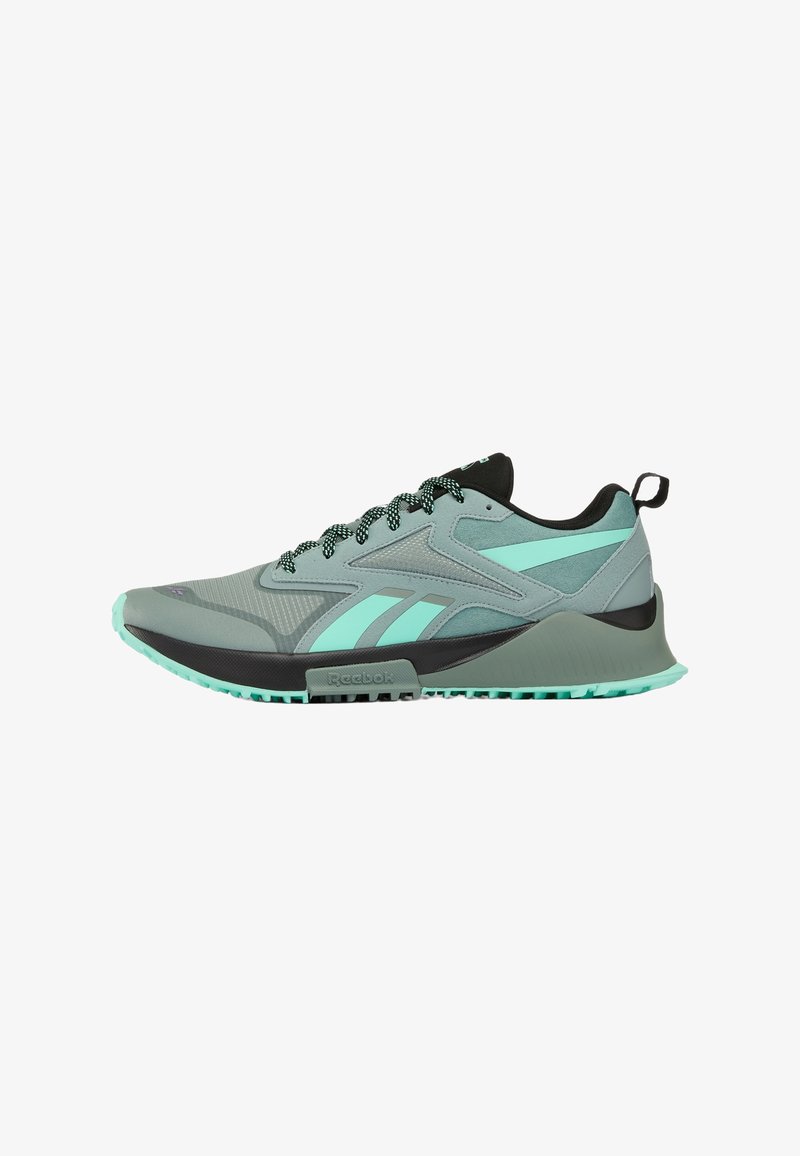 Scarpa sportiva Reebok grigia e verde menta con lacci neri, linguetta sul tallone e suola testurizzata, vista dal lato sinistro su sfondo bianco.