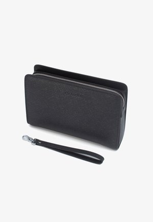 Portafogli zippered nero realizzato in materiale sintetico testurizzato, dotato di un cinturino da polso rimovibile e di un logo impresso sulla parte anteriore.