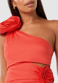 Forever New JOSEFINA ONE SHOULDER ROSE MIDI - Cocktailkleid/festliches Kleid - flame scarlet