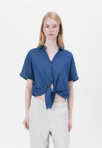 ONLY - ONLNOVA KNOT SHIRT - Užsagstoma palaidinė - medium blue denim Miniatiūros vaizdas 1
