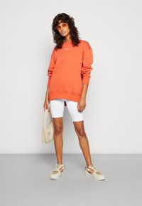 Nike Sportswear CREW - Camisola - mantra orange/oxen brown