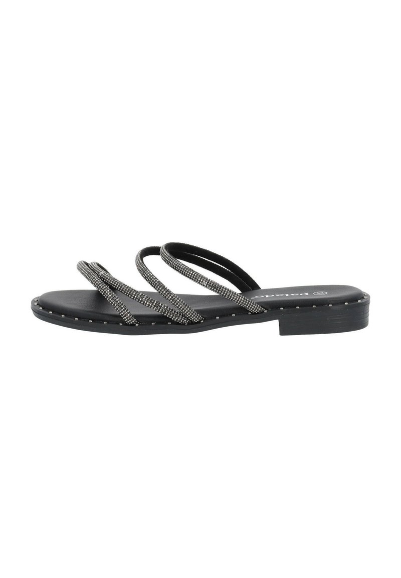 Sorte flade sandaler med tre perlestraps og en tekstureret sål. Sålen har små sølvnitter langs kanten.