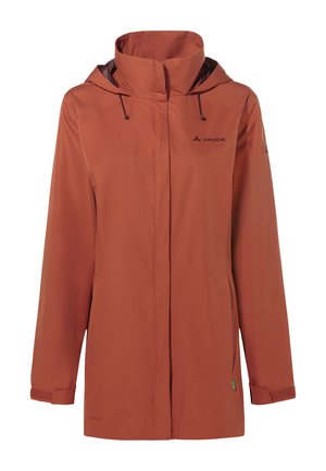 Giacca a vento resistente all'acqua in terracotta, con chiusura a zip, polsini regolabili, tasche laterali e logo sul petto. Texture liscia.