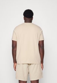 Levi's® Plus T-shirt estampada - fields of rye