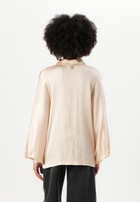 TWINSET WOVEN SHIRT - Button-down blouse - parchment