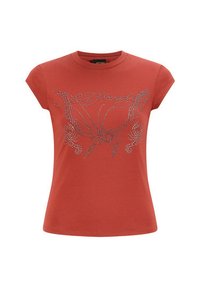 Rode T-shirt met korte mouwen, voorzien van een vlinderontwerp gemaakt van heldere rhinestones, van zacht katoen, met een ronde halslijn en een getailleerde pasvorm.