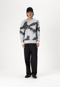 Jack & Jones JCOTRAVIS  - Strickpullover - light grey melange
