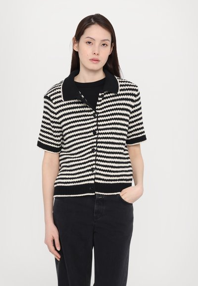 Svart- och vitrandig kortärmad cardigans med krage, med knäppning fram, ribbad fåll och kontrasterande textur.