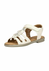 Weiße Leder-Sandale mit mehreren Ausschnitten, verstellbarem Riemen und dekorativen Perlendetails an der Vorderseite. Flache Sohle mit leichter Polsterung.