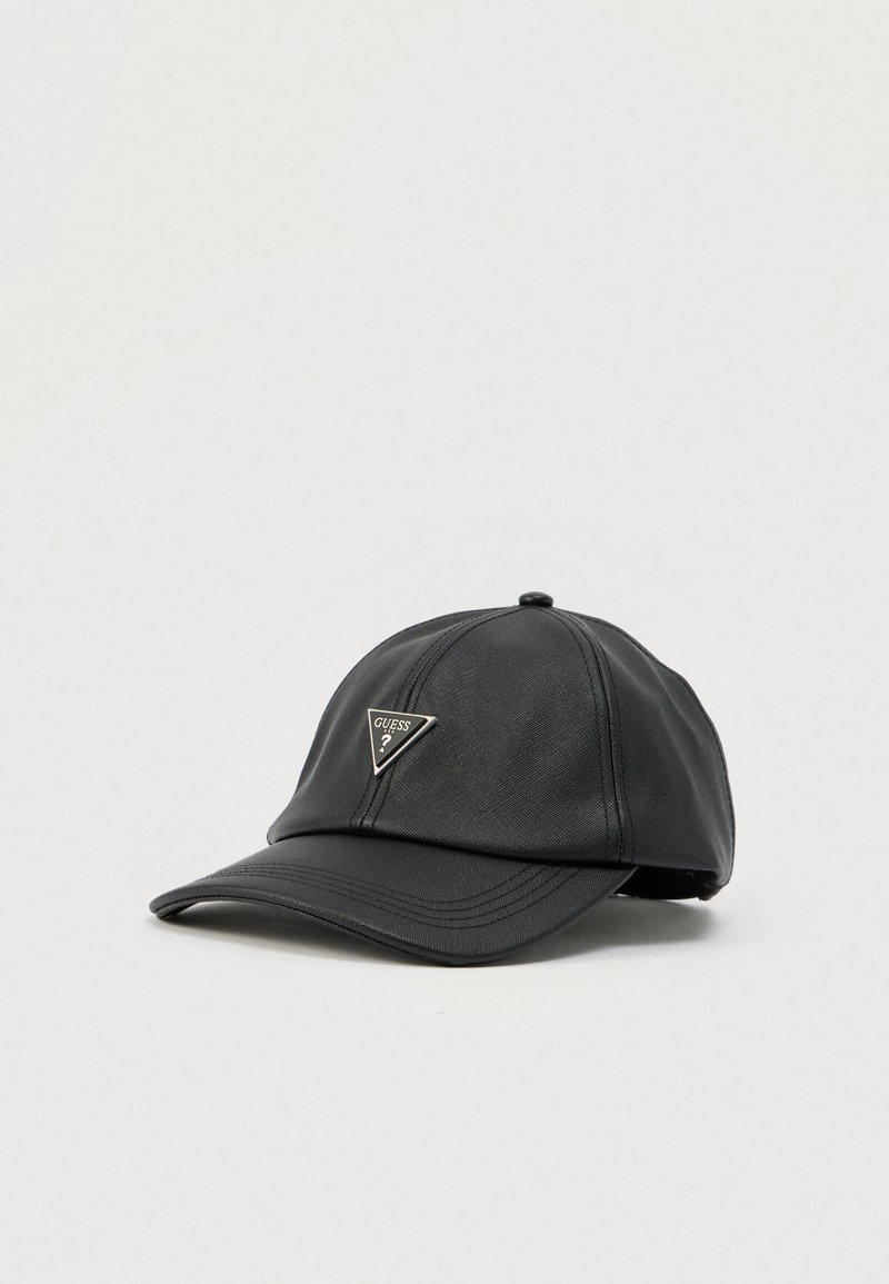 Casquette en cuir noir avec un patch logo triangulaire à l'avant. Dotée d'une visière incurvée et d'une surface texturée. Design classique à six panneaux.