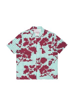 Camicia a maniche corte con bottoni, righe verticali turchesi e grande stampa floreale rosso scuro, con taschino frontale sul petto e colletto aperto.