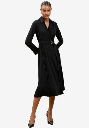 REGULAR FIT - PLEATED BELTED - Skjortekjole - black