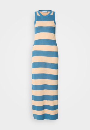 Abito maxi senza maniche lavorato a maglia con ampie righe orizzontali blu e beige e scollo rotondo.