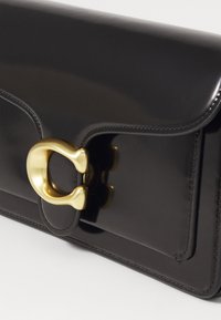 COACH SPAZZOLATO TABBY SHOULDER BAG - Schoudertas - black