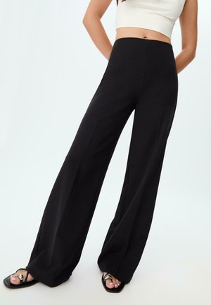 LOOSE-FITTING SMART - Bukser - black