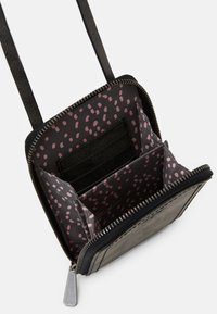 Fritzi aus Preußen Soma ar siksnu pāri ķermenim - black idol