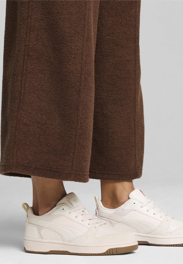 REBOUND V6 LOW COQUETTE - Trainers2