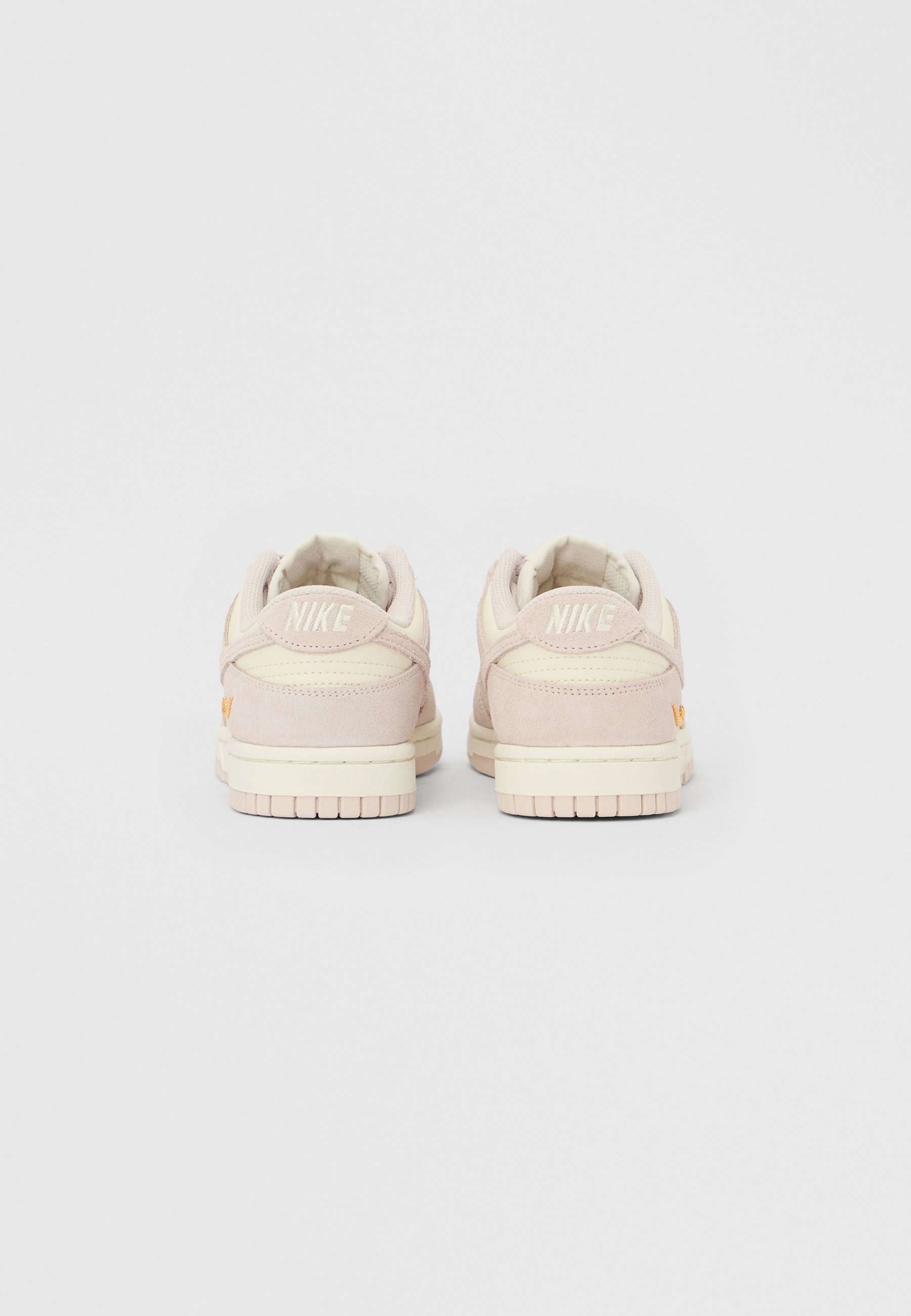nike dunks low sail pearl