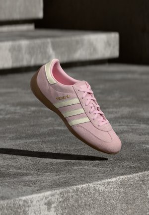 HANDBALL SPEZIAL LO PRO W - Αθλητικά παπούτσια - clear pink/off white/gold-coloured metallic