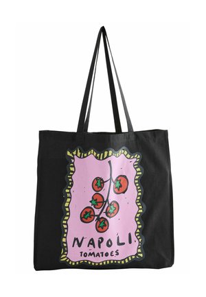 Zwarte tote bag met een kleurrijke illustratie van tomaten op een roze achtergrond, omrand met een geschulpte gele rand en tekst.