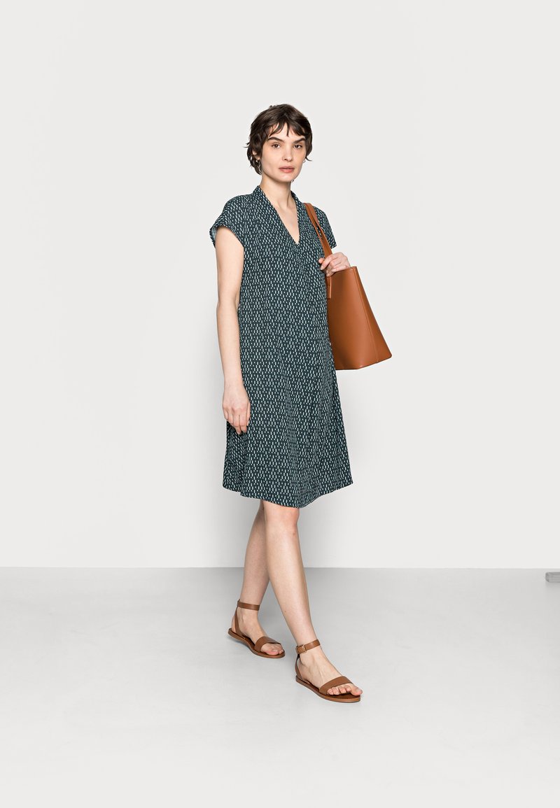 Someday Qalima Freizeitkleid Pacific Grun Zalando De 