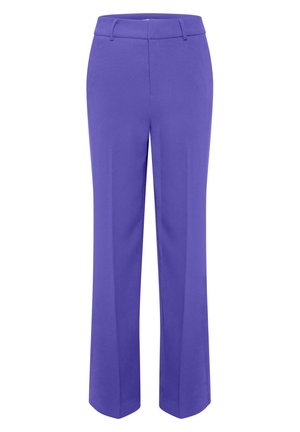 Lila gerade geschnittene Hose mit Gürtelschlaufen und einem vorderen Reißverschluss, vor weißem Hintergrund dargestellt.